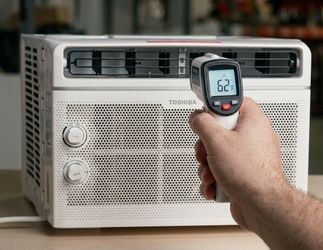 Window A/C unit Toshiba 115v