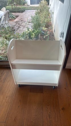 Crate & Kids Library cart