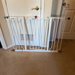 Baby/Toddler Gate w/ extender panel