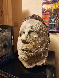 Michael Myers Halloween Mask With Mannequin Head 