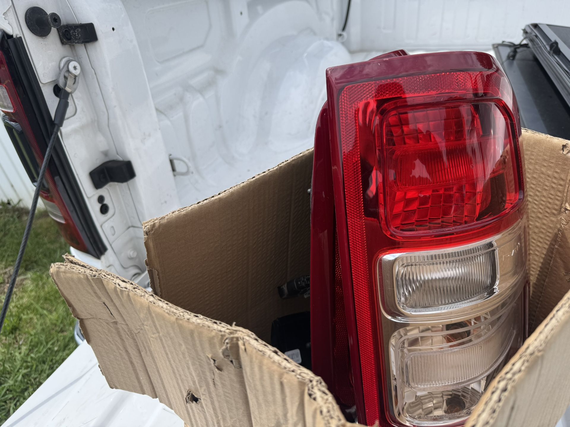2019 + ram 1500 tail lights and side marker lights