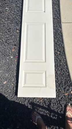 Betroom doors / closet barn doors white asking 25 or best offered or even ten .. or free if you guys really need them