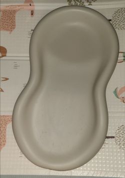 Keekaroo Peanut Changer - Waterproof Diaper Changing Pad (Vanilla/Beige)