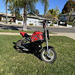 28 MPH Razor RSF350