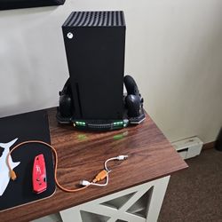 Xbox Series X 2 Controllers And Stand