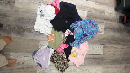 Girls size 5, 6, 7 lot of back to school clothes