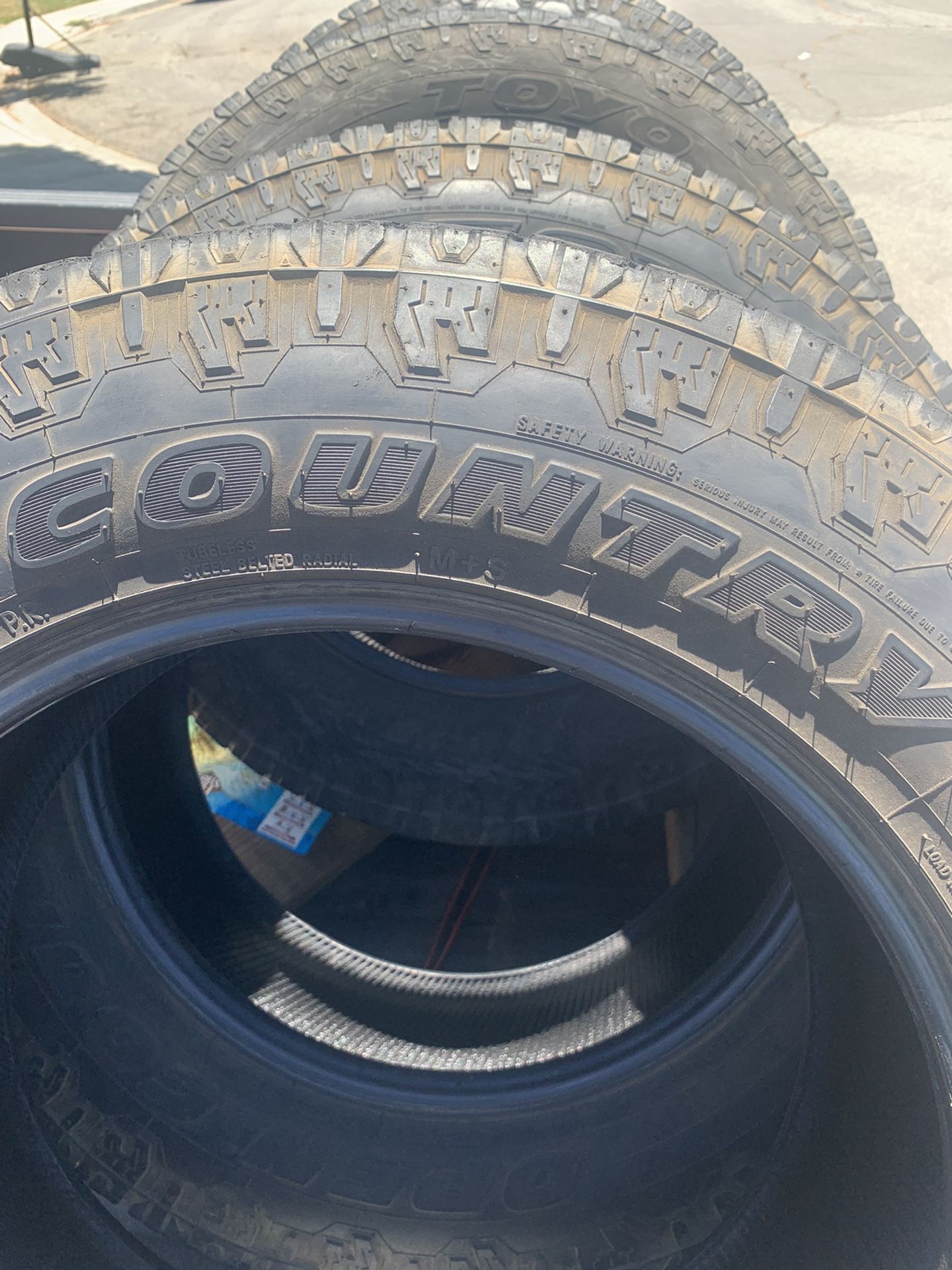 Lt275/65r20 34” Tire Toyo Open Country, 275 65 20, 2756520 for Sale in Oak Glen, CA OfferUp