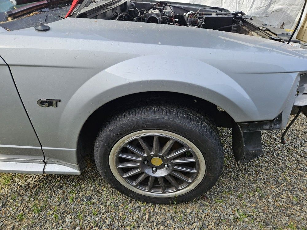 99-04 Ford Muatang Right passanger side Fender in Silver in good condition