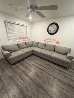Sectional couch (light grey)