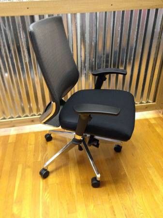 New! Mesh back office chair. Ergonomic. Nice!
