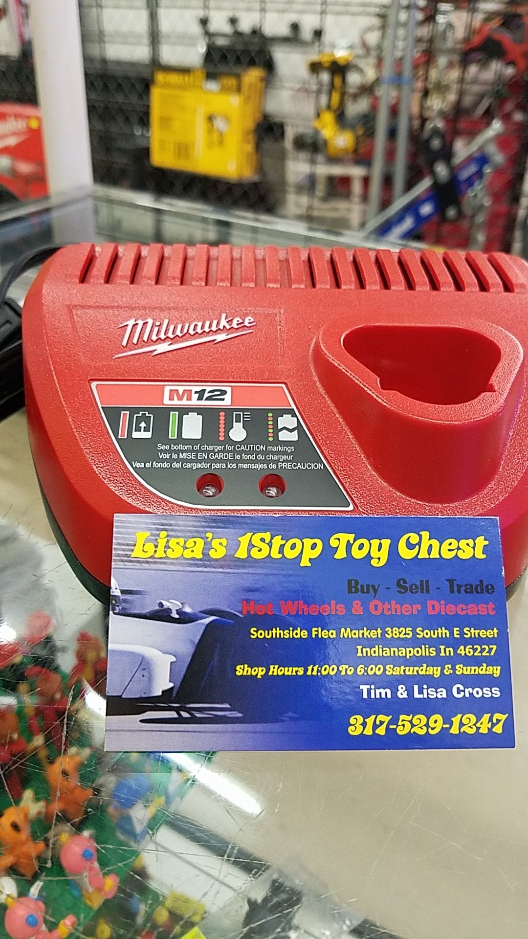 Milwaukee M12 battery charger 48-59-2401 NEW