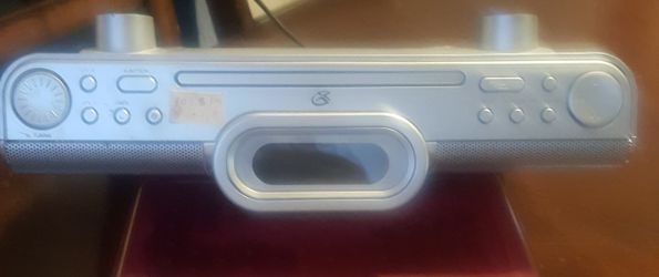 GPX Under counter Radio/CD player