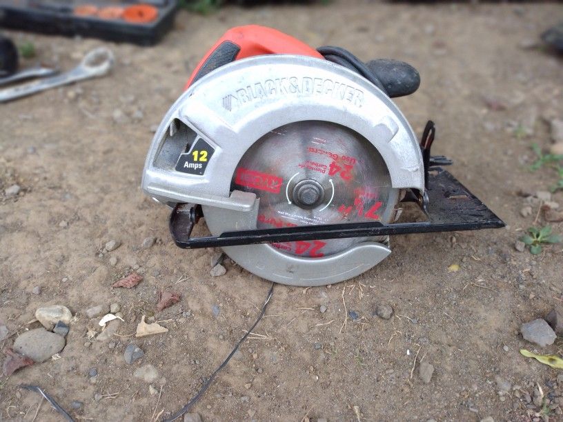 Black&Decker ,12 Amp, 7 &1/4, Skill Saw