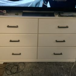 Dresser & End Table Set