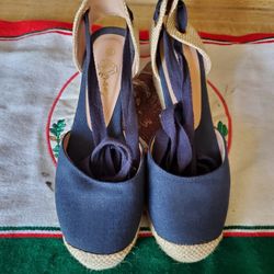 Size 9 Women In Great Condition 