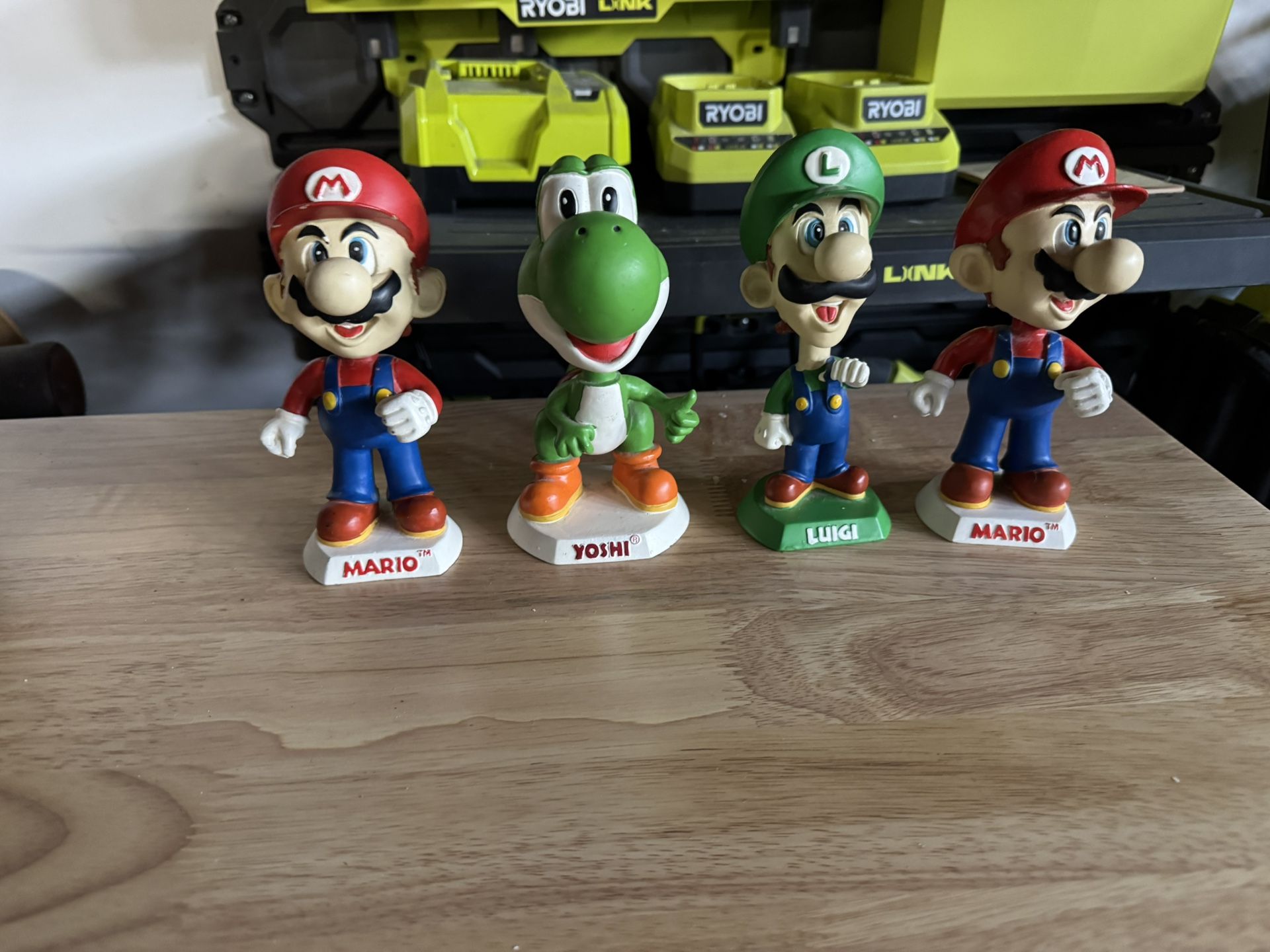 BD&A 2001 Nintendo Bobble Heads Mario Luigi And Yoshi