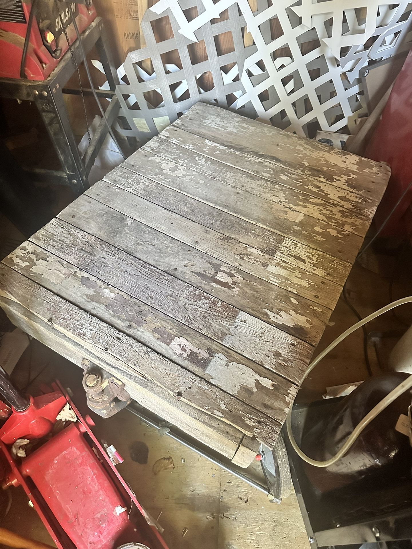 Old antique factory lineberry cart
