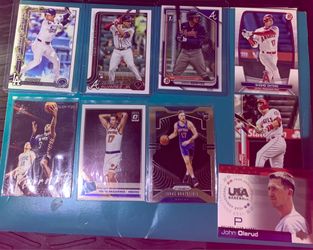 Mixed lot of Baseball and Basketball cards
