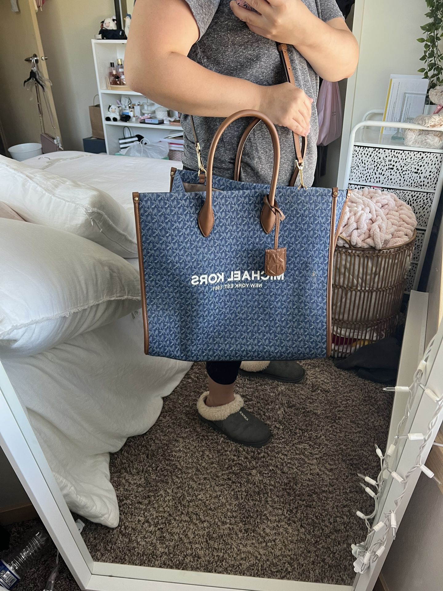 Michael Kors Bag for Sale in Kent, WA - OfferUp