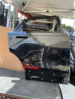 2018 - 2024 LAND ROVER EVOQUE L551 - REAR PASSENGER SIDE DOOR SHELL OEM