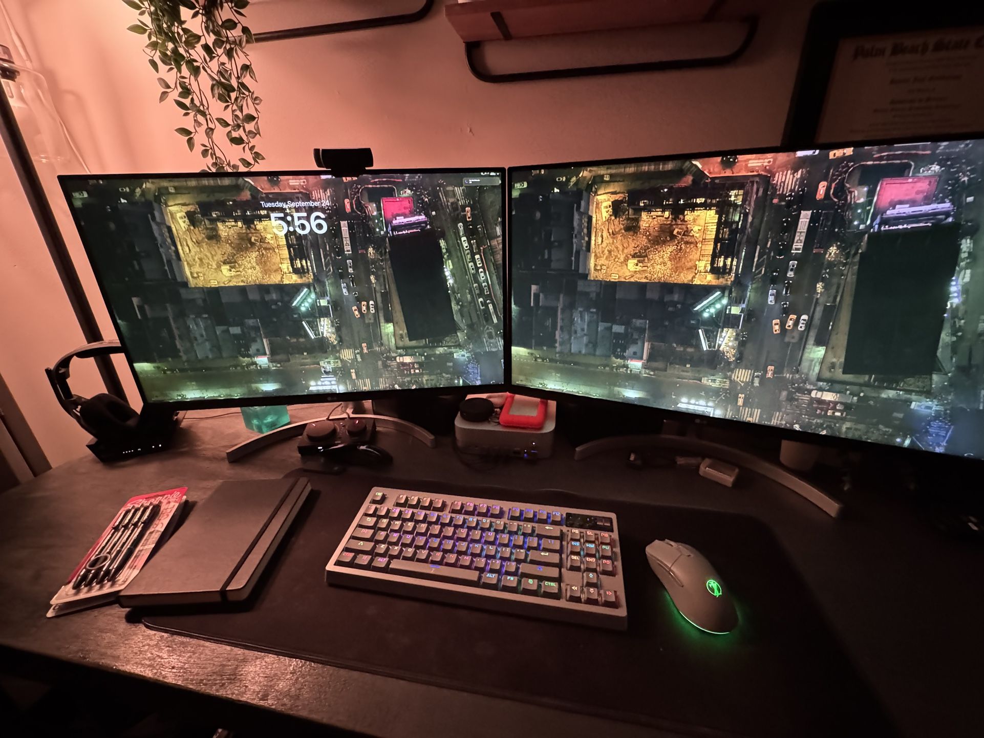 MAC MINI M2 desktop Setup