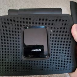 Linksys AC2200 Tri-Band Wireless Router (MR8300)
