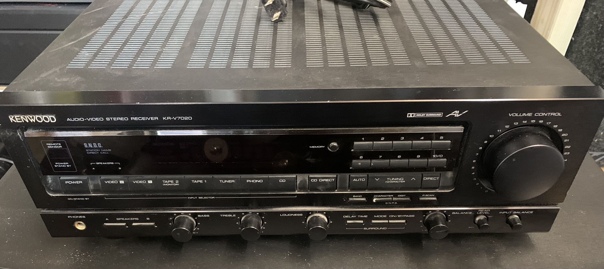 Kenwood Audio-Video Stereo Receiver KR-V7020