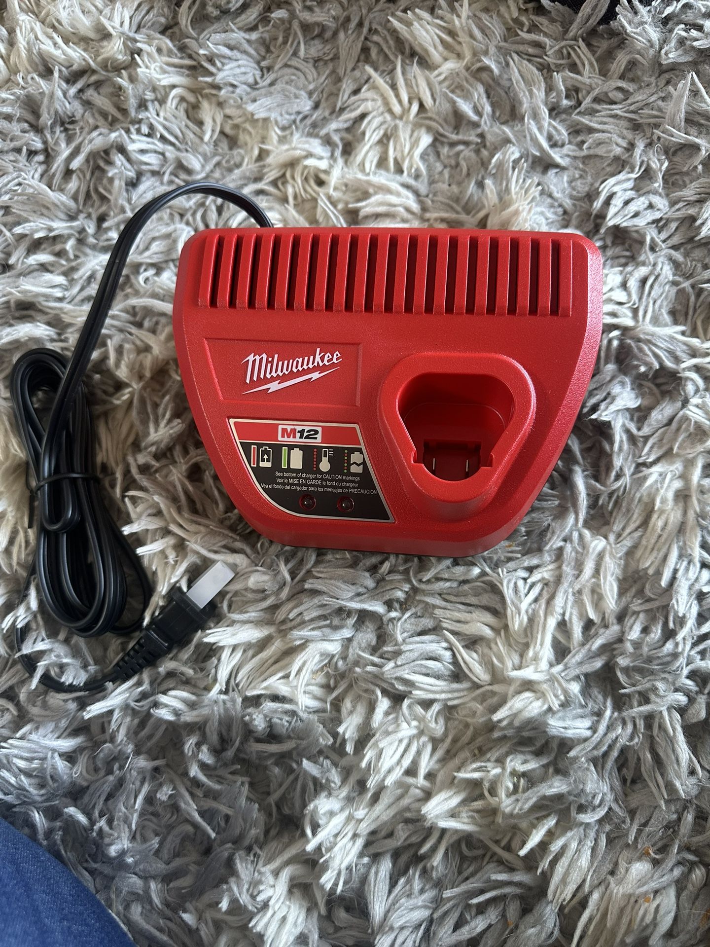 Milwaukee M12 Battery Charger