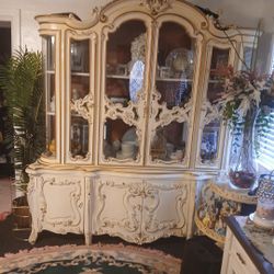 Beautiful Antique China Cabinet
