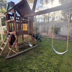 Kidkraft Swingset With Picnic Table