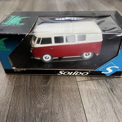 Diecast 1/18 Scale Solido Volkswagen Combi Bus 