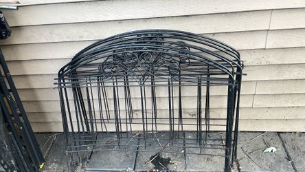 Metal removable fence -8pieces,30h/37wideAsking$39 for all
