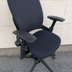 Steelcase Leap V2 Ergonomic Office Computer Desk Task Chair