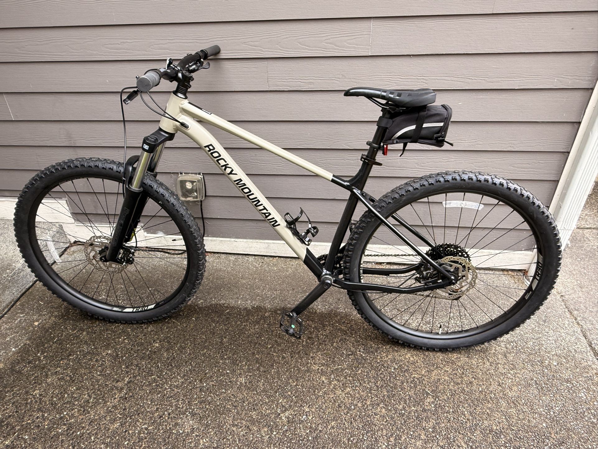 Rocky Mountain Growler 20