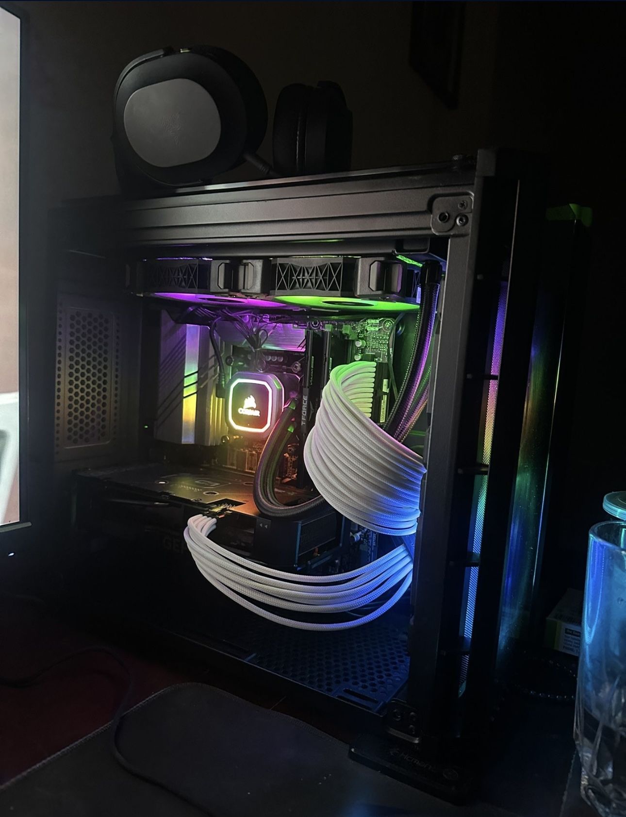 Using Pc Gaming (With Cosair Mouse, Keyboard)