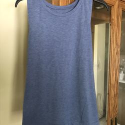 Women’s split back tank top