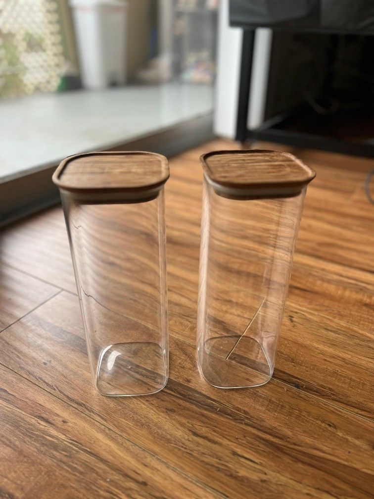 Glass storage jar with bamboo lid