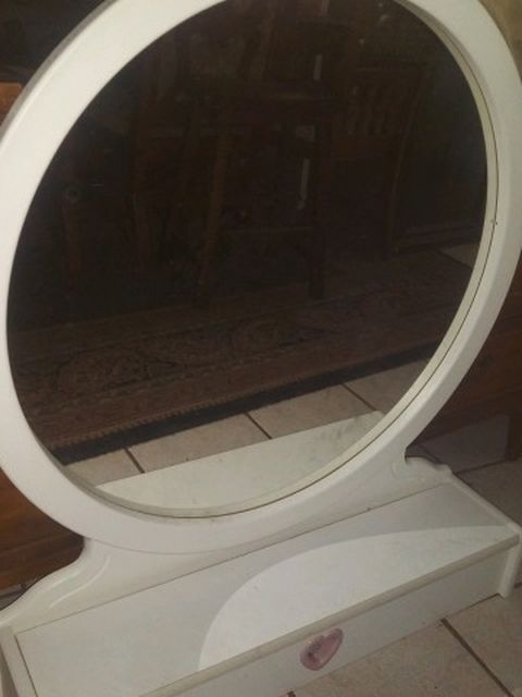 White Dresser With Mirror