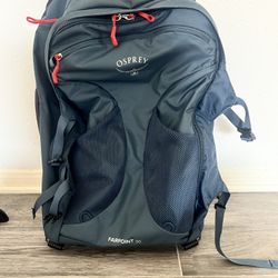 Osprey Farpoint 36 Carry-On Roller Backpack 