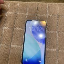 Unlocked for any carrier Awesome Iphone 13  128gb W/ extras