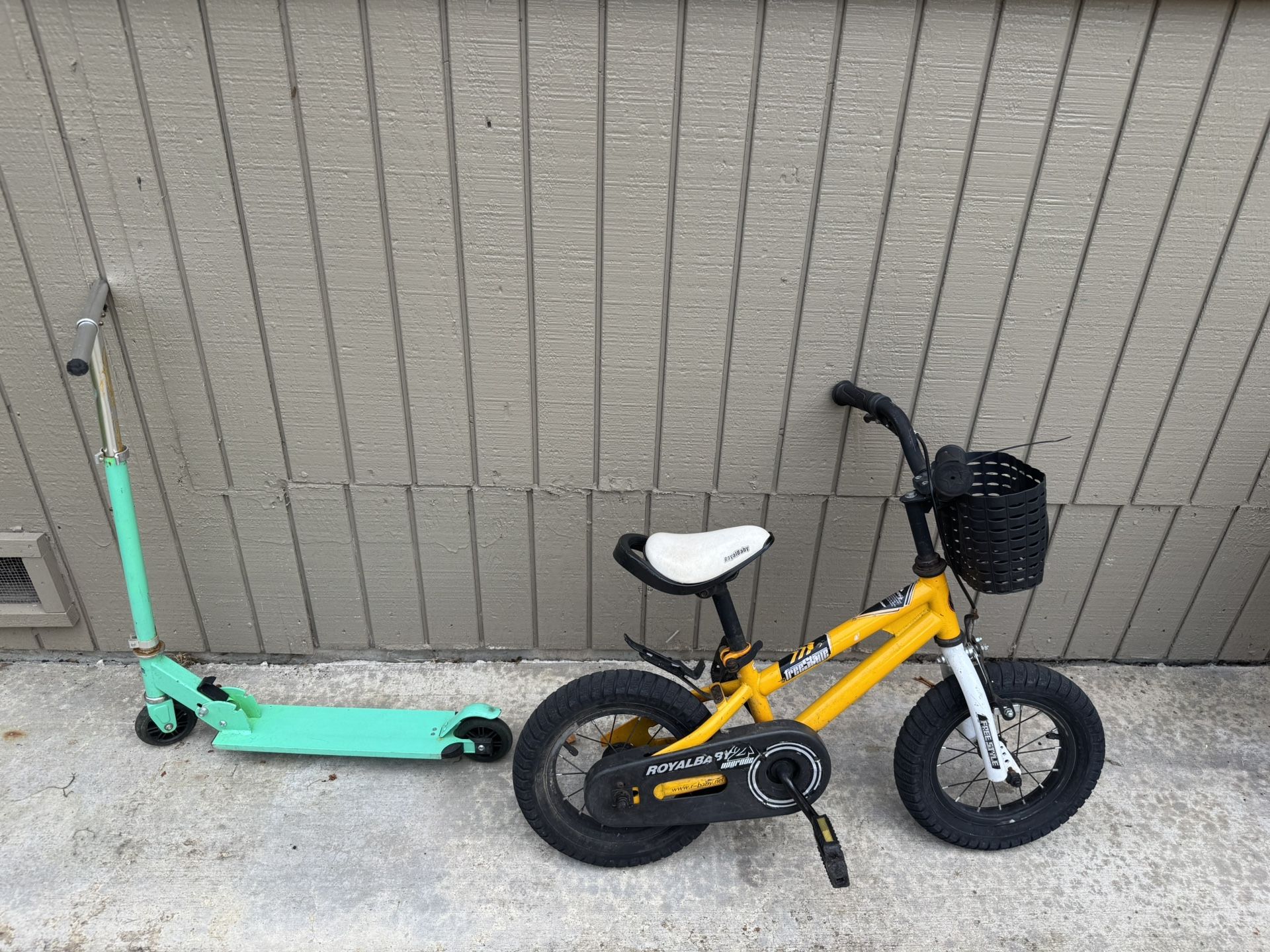 Kids 12” Bike And Scooter All For 15$ ( Comes As Pictured) 
