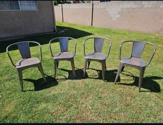 4 Patio Chairs