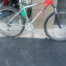 Trek 4900 Bike 