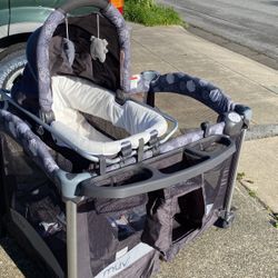 Pack N Play With Infant Carrier And Changing Table