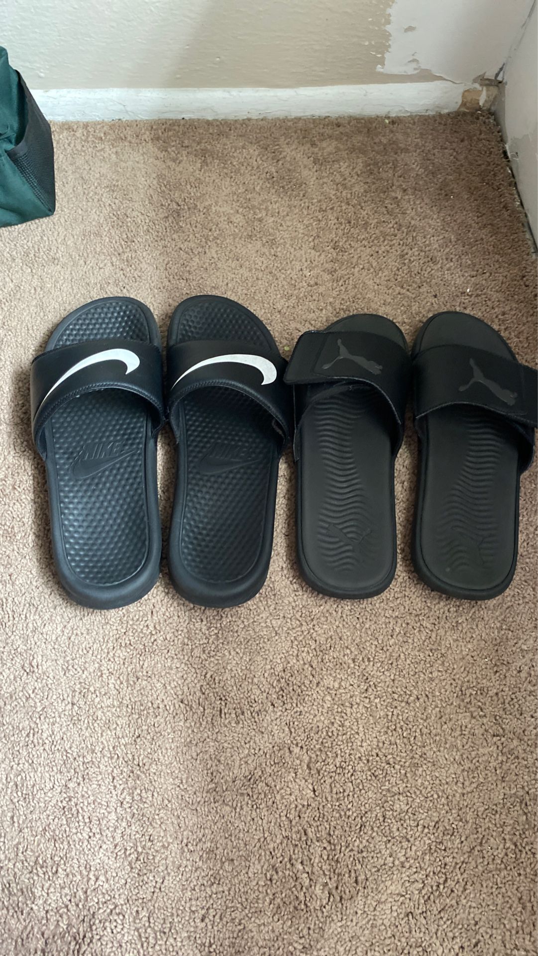 NIKE & PUMA Slides