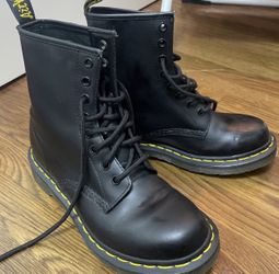 Dr.Martens Boot Womens Size 6