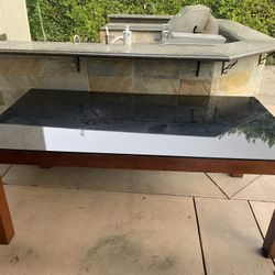 Elegant Dining Table 