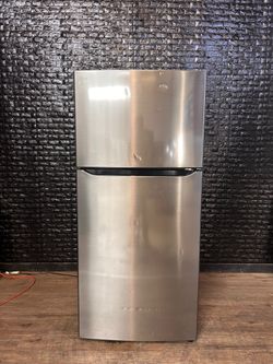 LG REFRIGERATOR w/WARRANTY! R3674A