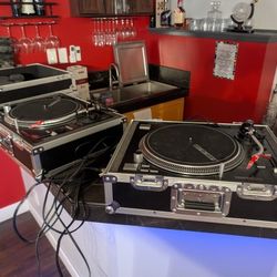 2x Reloop RP7000 MK2 w/ Ortofon Carts and Odyssey Flight Cases 