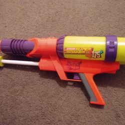 Super Soaker XXP 175 Water Gun